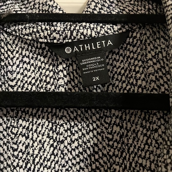 Athleta Shacket - Picture 2 of 4